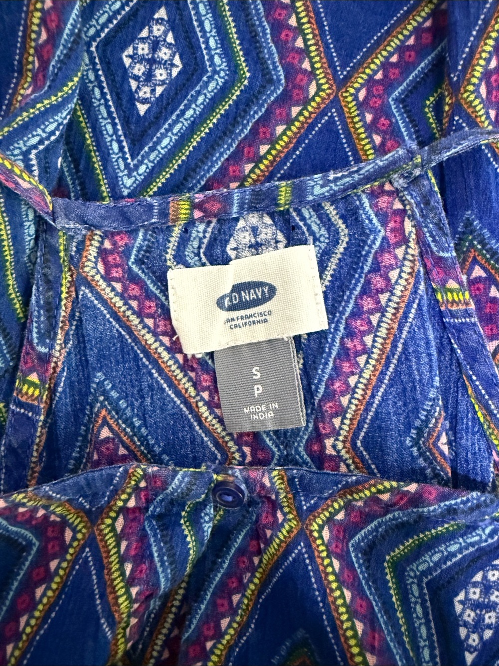 Old Navy Blue Geometric Print Tank Top - Picture 4 of 6